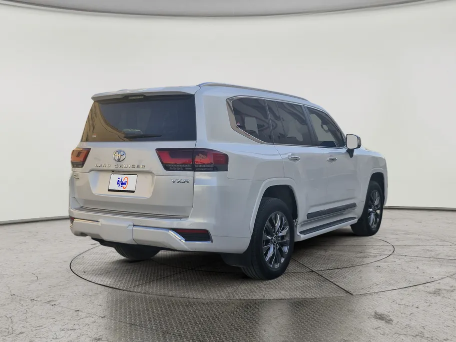 تويوتا لاندكروزر VXR 2024 