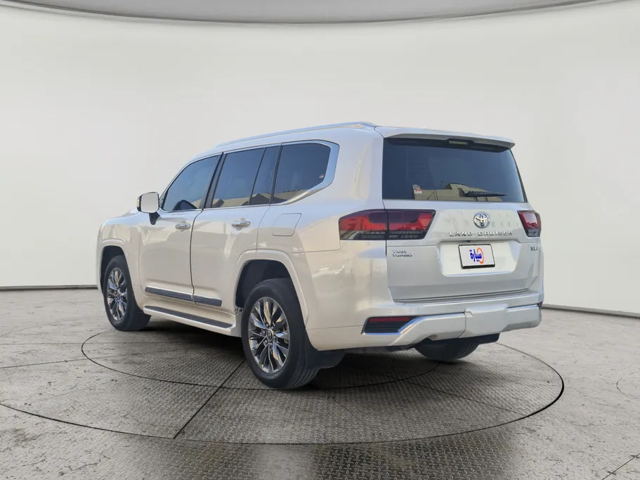 تويوتا لاندكروزر VXR 2024 