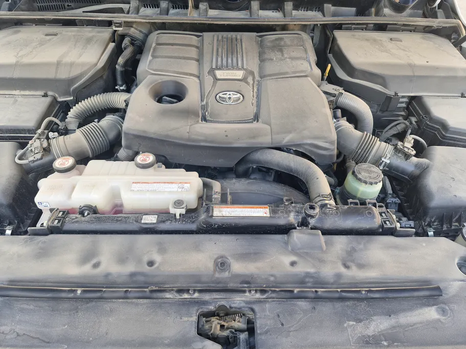 تويوتا لاندكروزر VXR 2024 