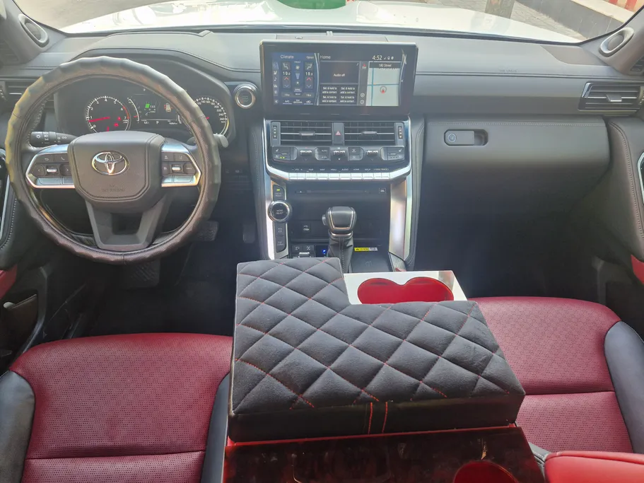 تويوتا لاندكروزر VXR 2024 