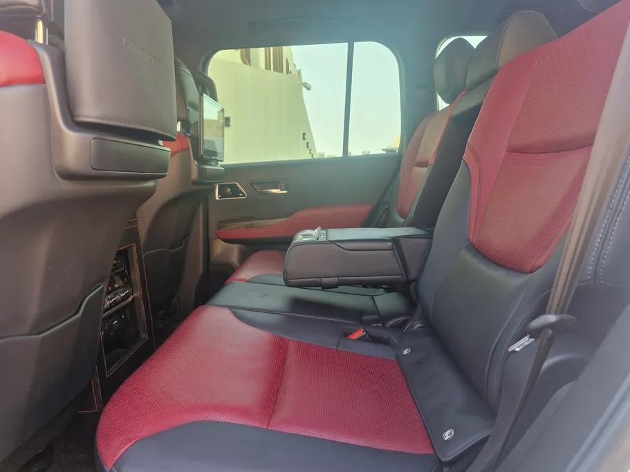 تويوتا لاندكروزر VXR 2024 