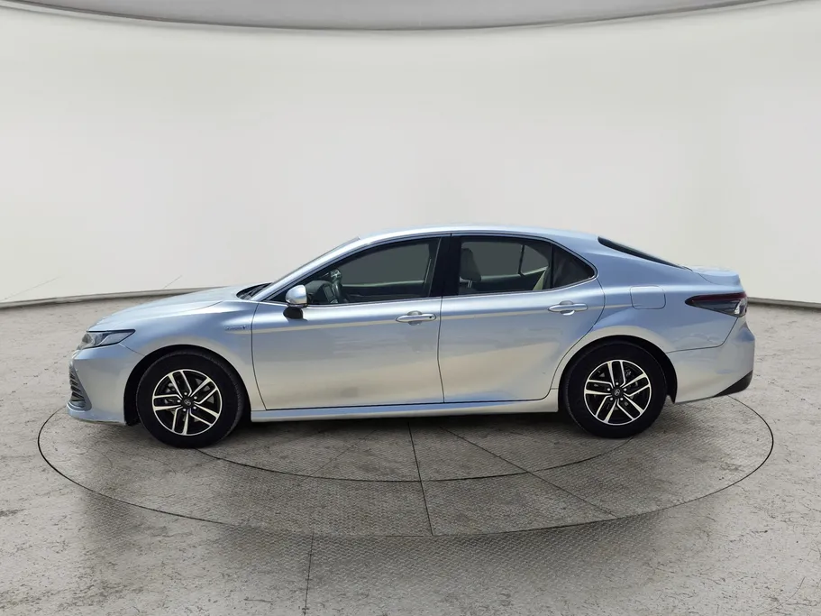 2022 Toyota Camry  LE HEV 