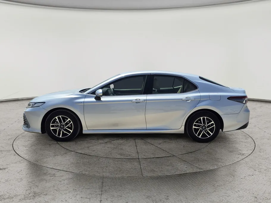 2022 Toyota Camry  LE HEV 
