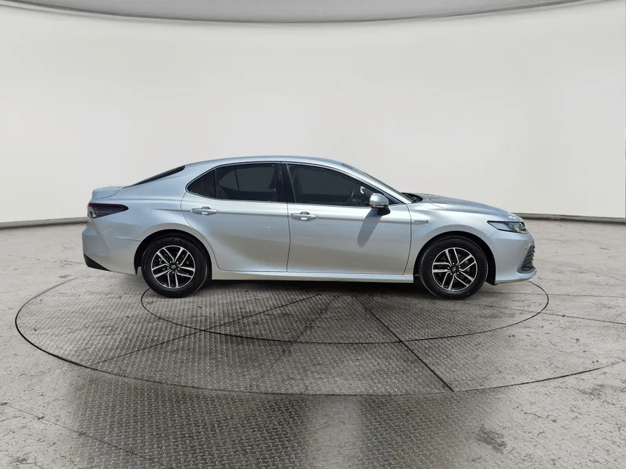 2022 Toyota Camry  LE HEV 
