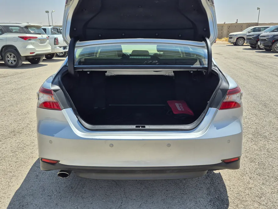 2022 Toyota Camry  LE HEV 