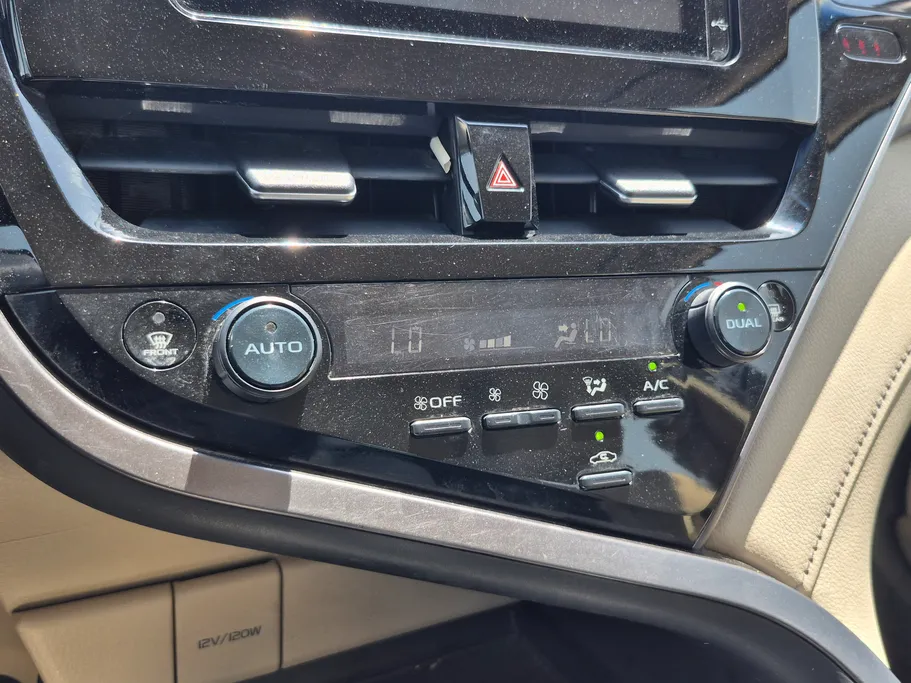2022 Toyota Camry  LE HEV 