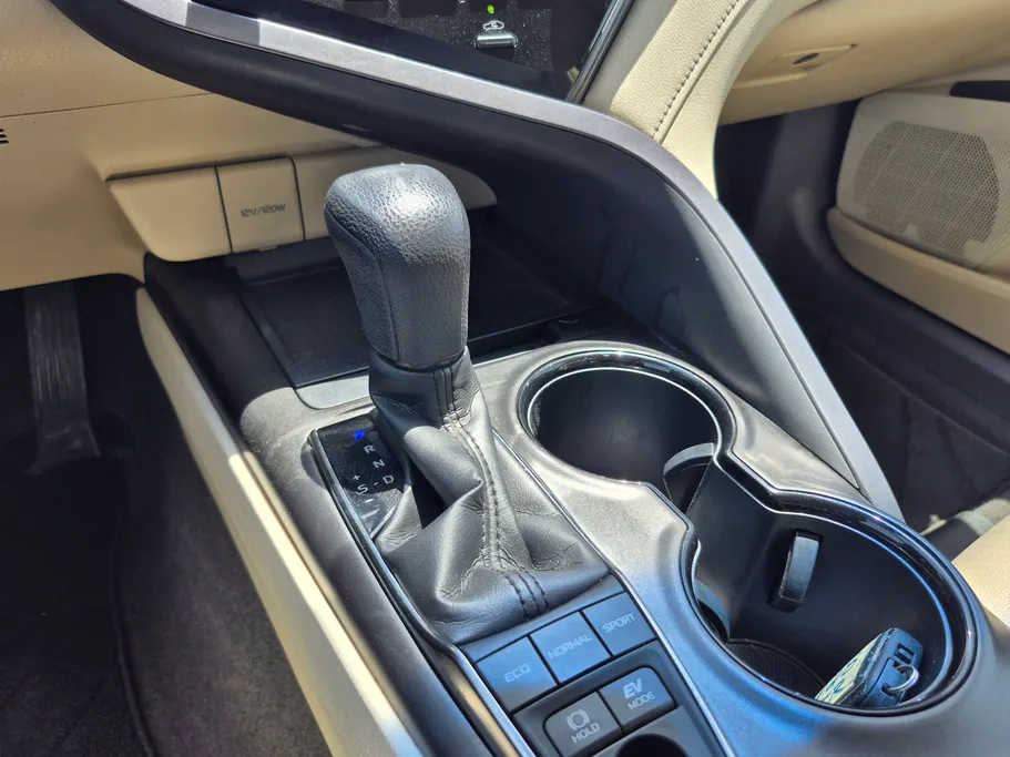 2022 Toyota Camry  LE HEV 