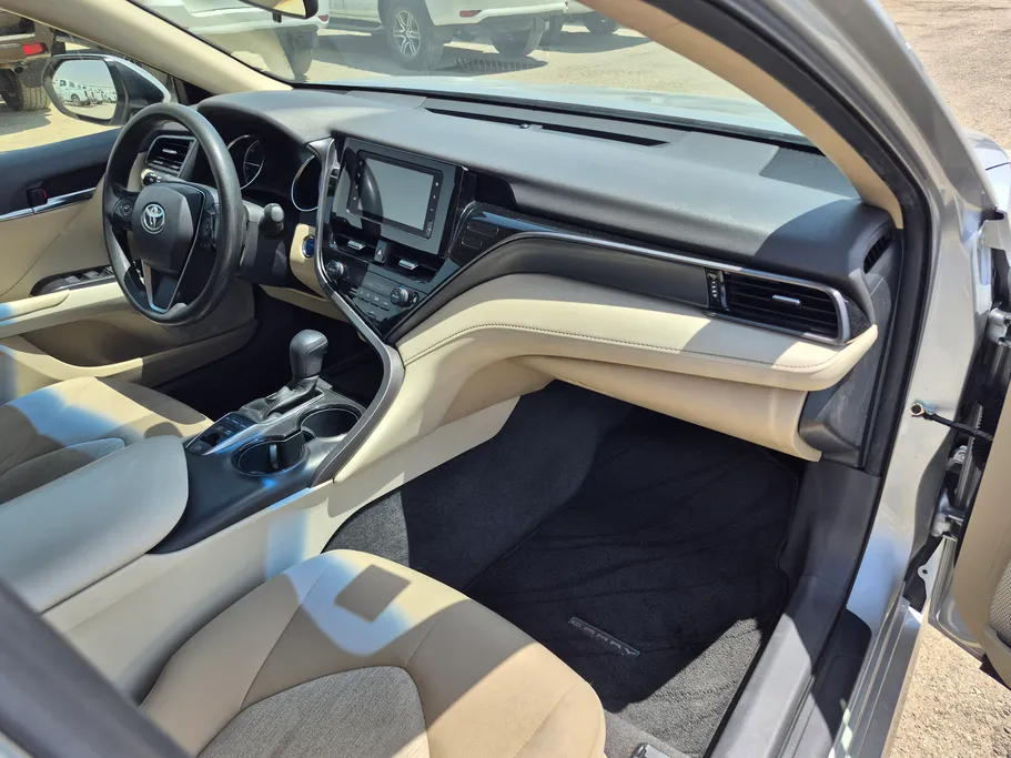 2022 Toyota Camry  LE HEV 