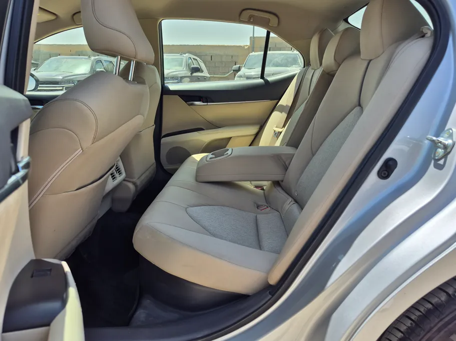 2022 Toyota Camry  LE HEV 