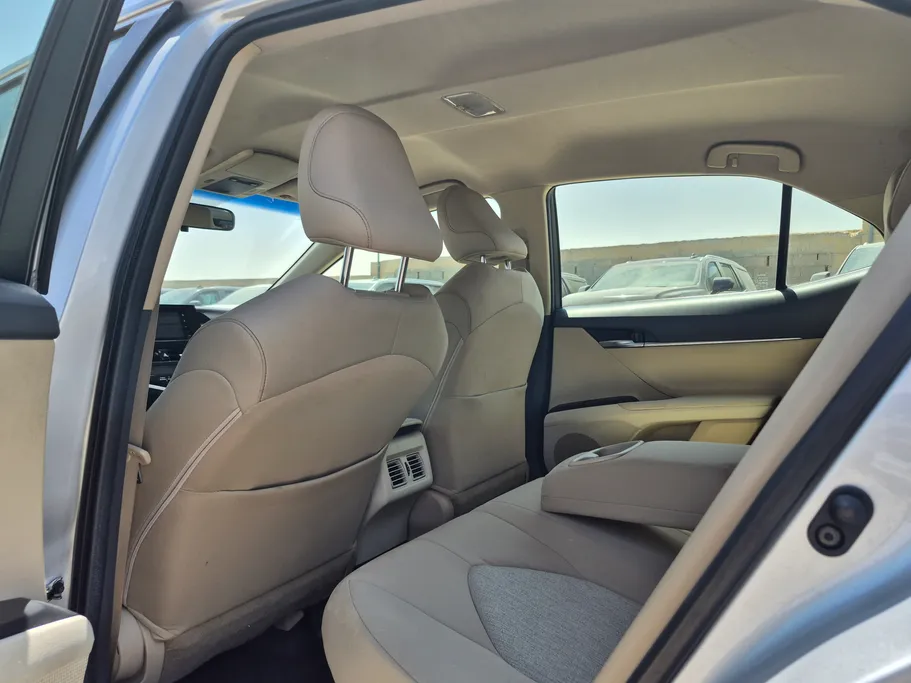 2022 Toyota Camry  LE HEV 