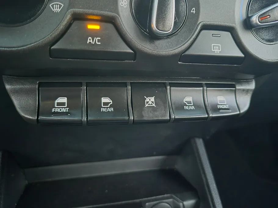 2023 Kia Pegas GL 