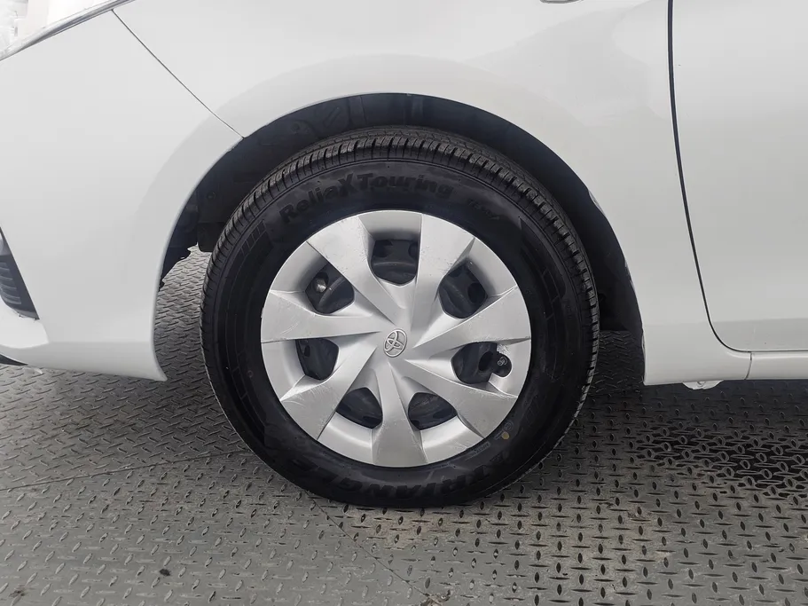 2022 Toyota Yaris  Y 