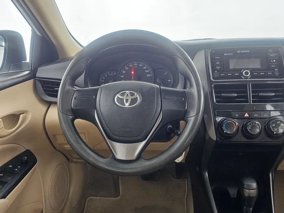 2022 Toyota Yaris  Y 