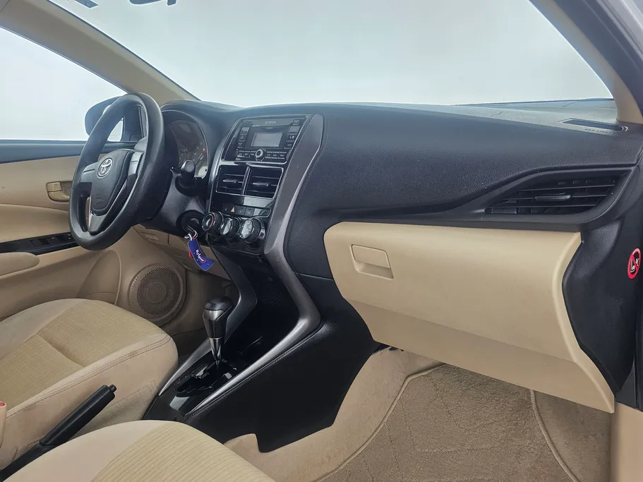 2022 Toyota Yaris  Y 