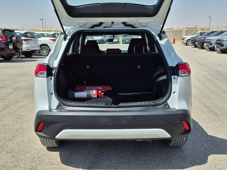 2024 Toyota Corolla Cross XLE HEV 