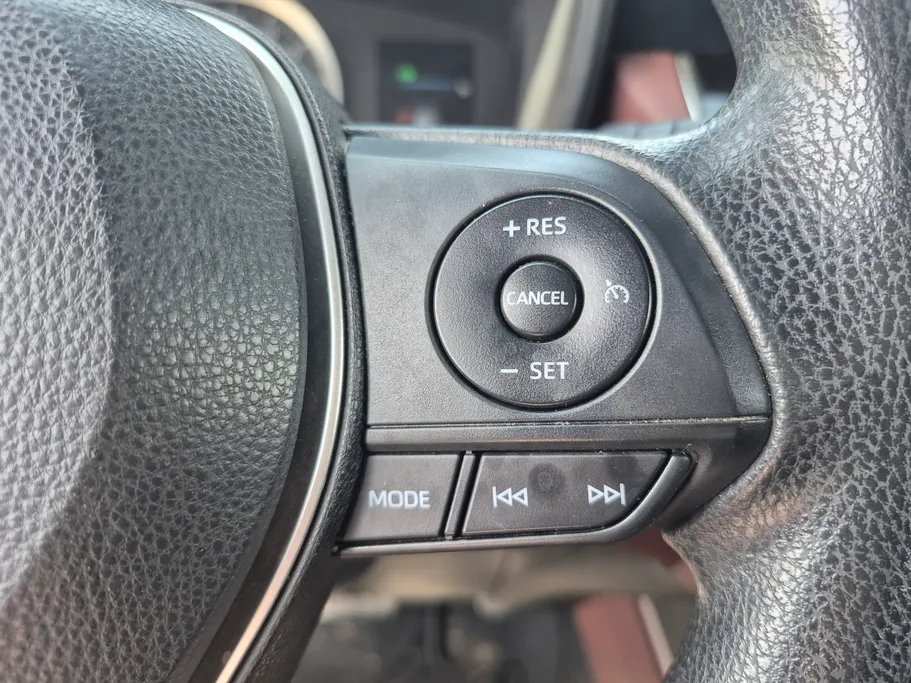 2024 Toyota Corolla Cross XLE HEV 