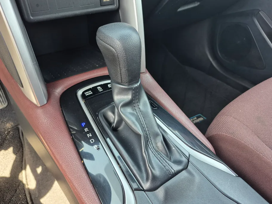 2024 Toyota Corolla Cross XLE HEV 