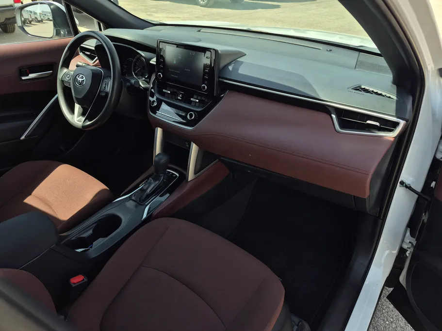 2024 Toyota Corolla Cross XLE HEV 