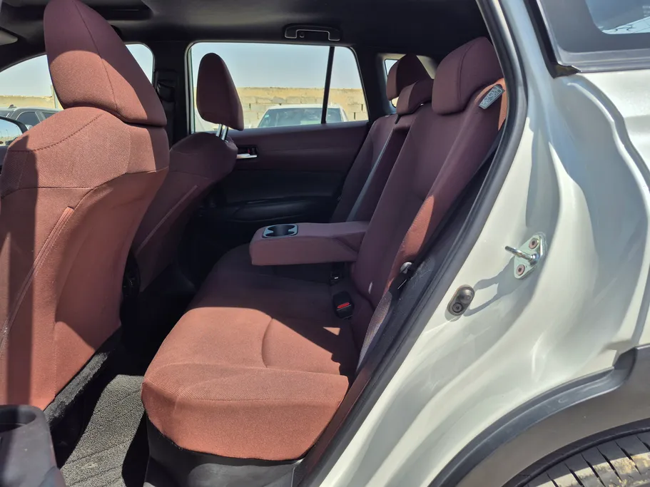 2024 Toyota Corolla Cross XLE HEV 