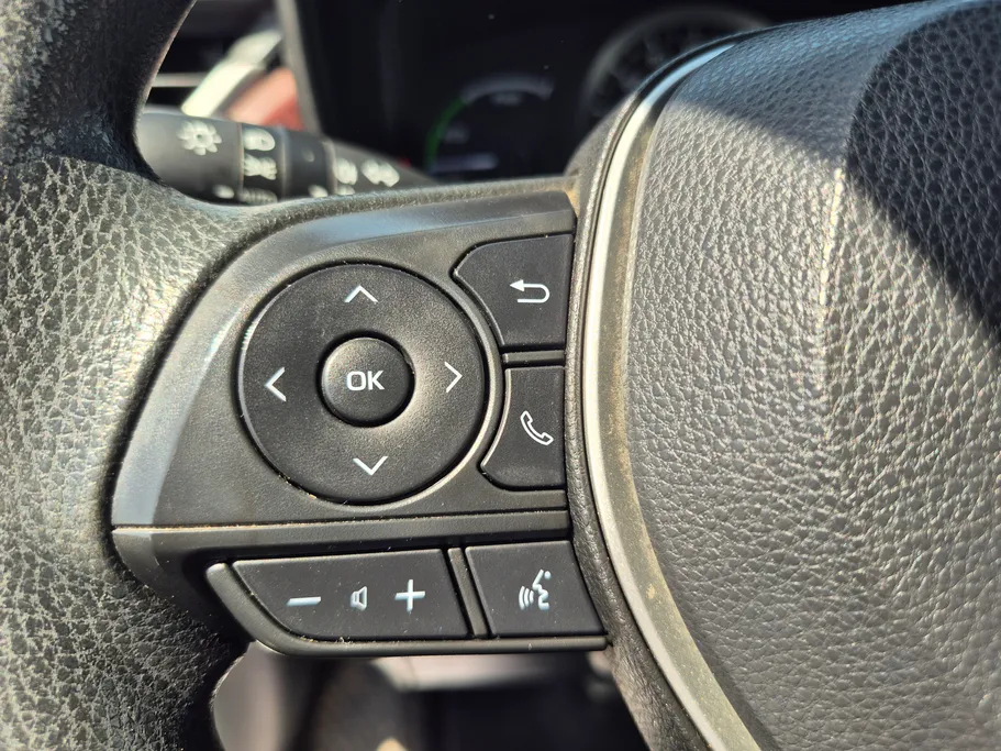 2024 Toyota Corolla Cross XLE HEV 