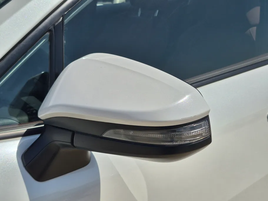 2024 Toyota Corolla Cross XLE HEV 