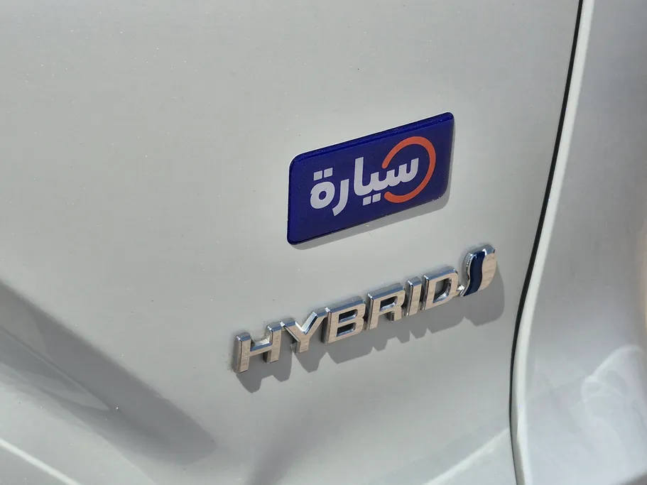 2024 Toyota Corolla Cross XLE HEV 