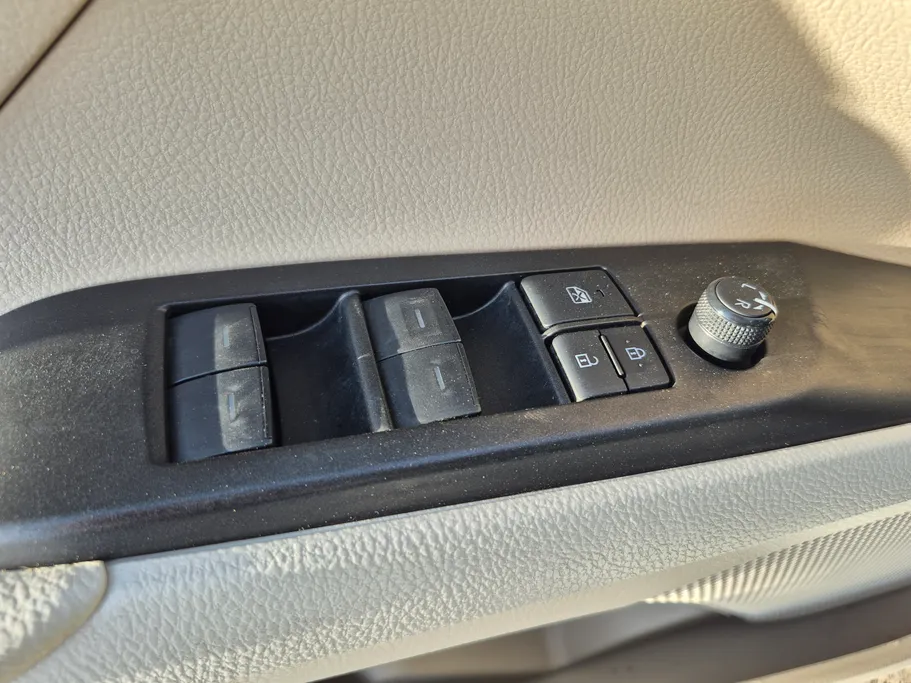 2024 Toyota Camry  LE HEV 
