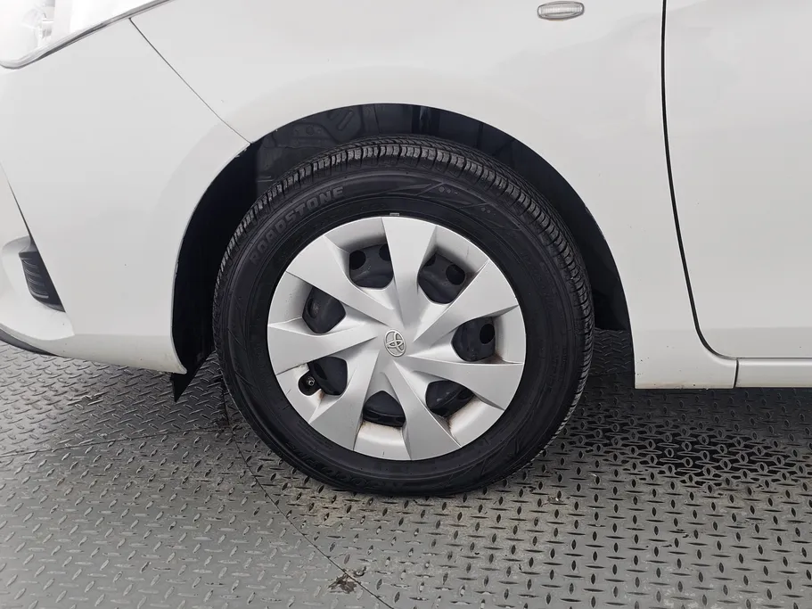2022 Toyota Yaris  Y 