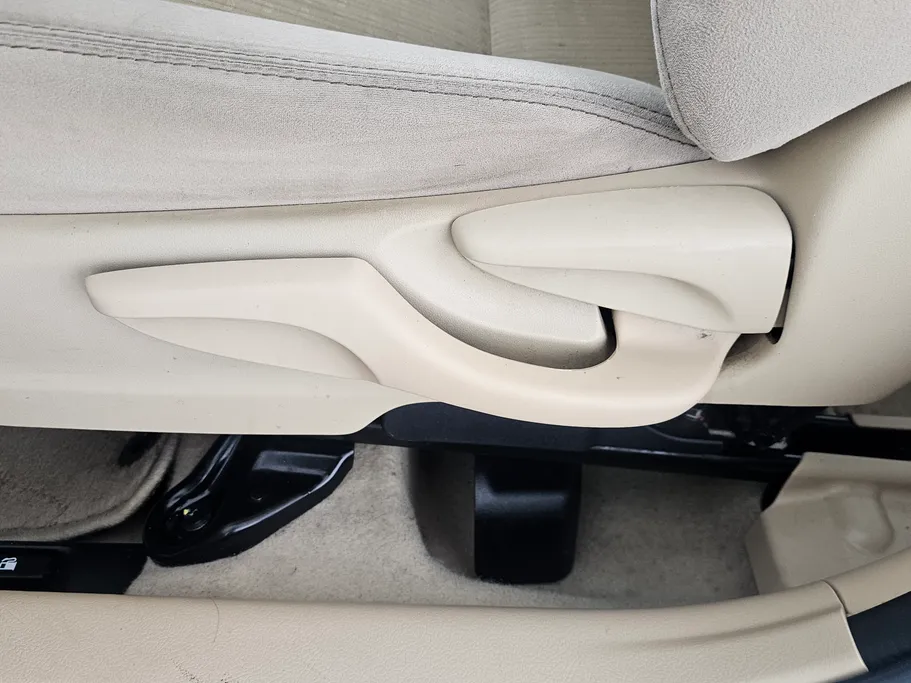 2022 Toyota Yaris  Y 