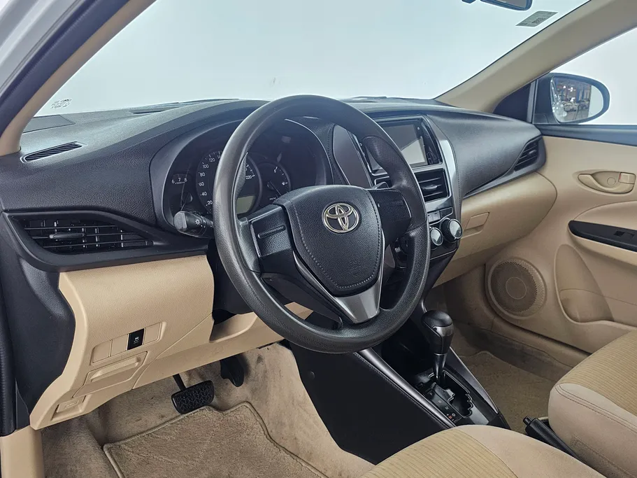 2022 Toyota Yaris  Y 