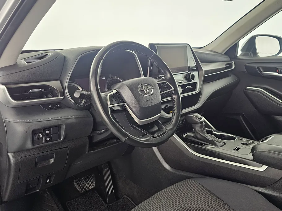 2023 Toyota Highlander GLE 