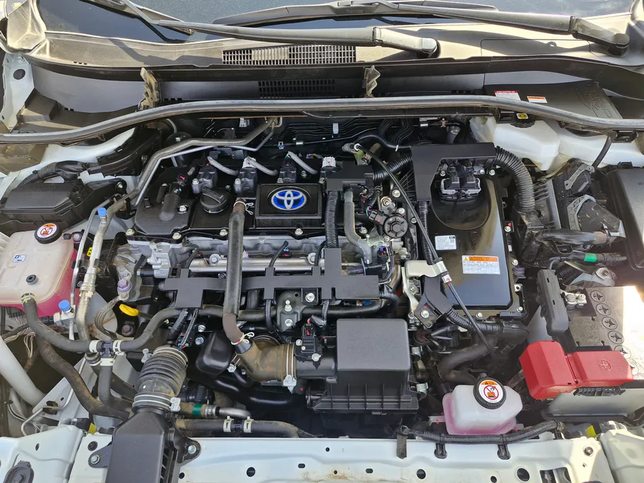 2024 Toyota Corolla Cross XLE HEV 