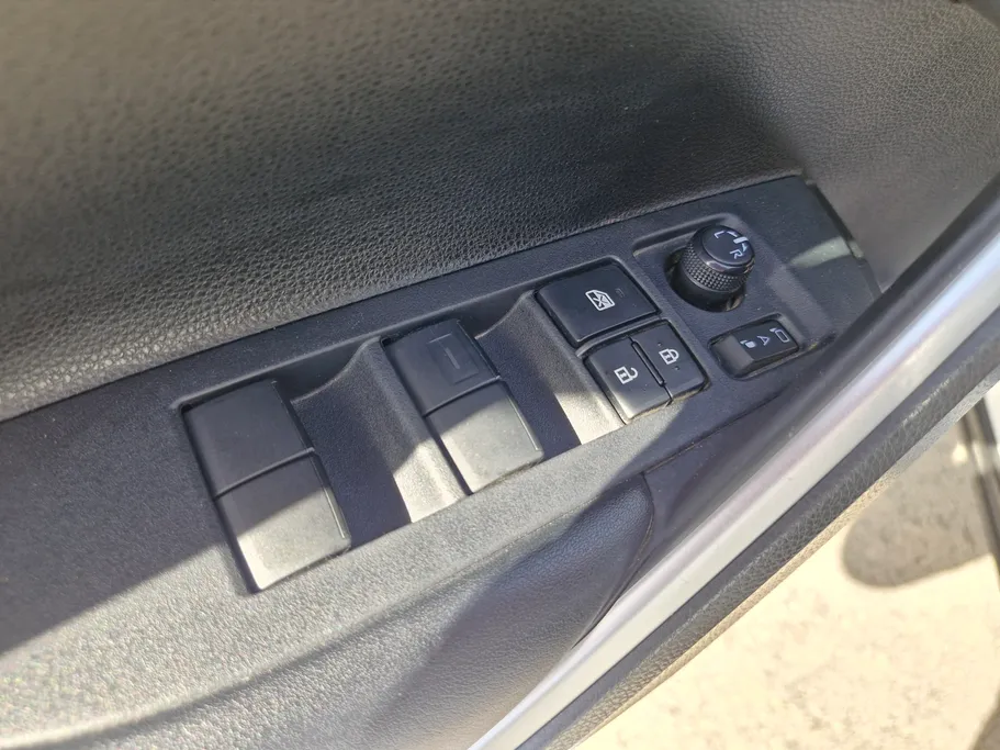 2024 Toyota Corolla Cross XLE HEV 