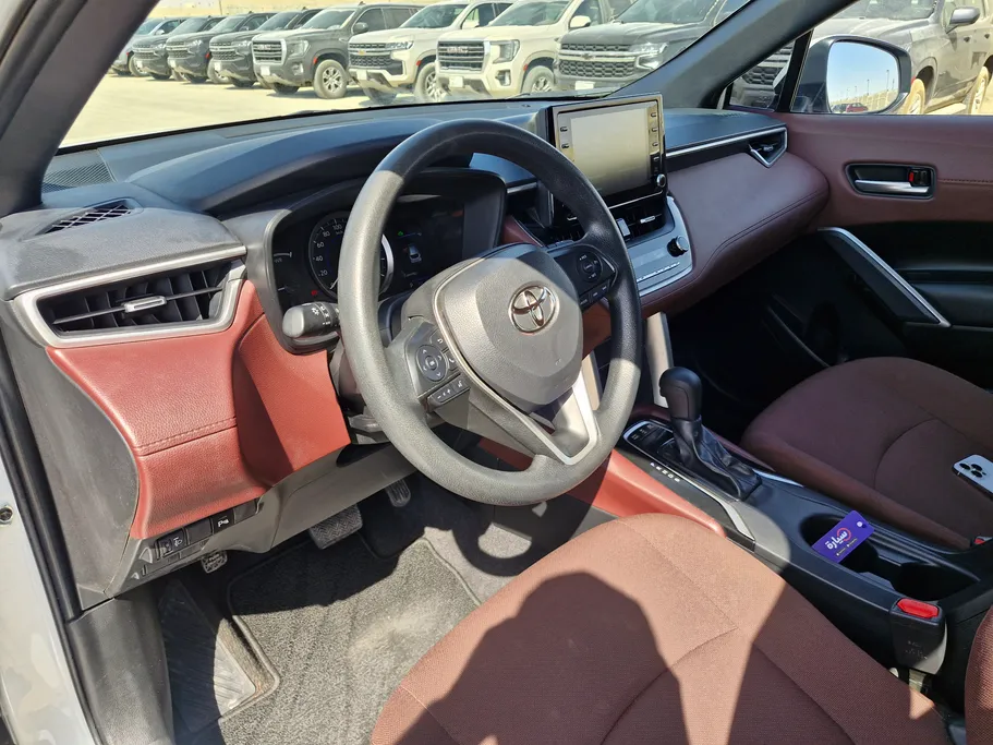 2024 Toyota Corolla Cross XLE HEV 