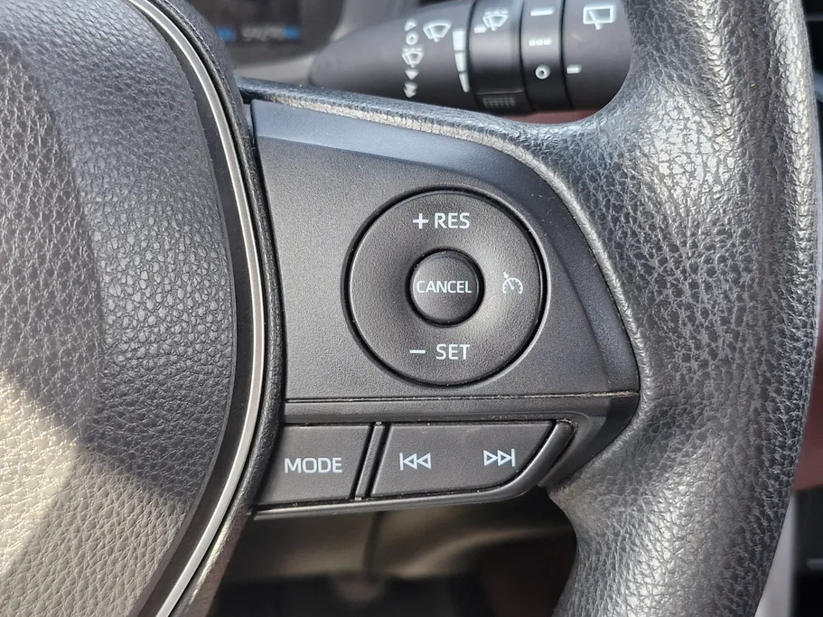 2024 Toyota Corolla Cross XLE HEV 