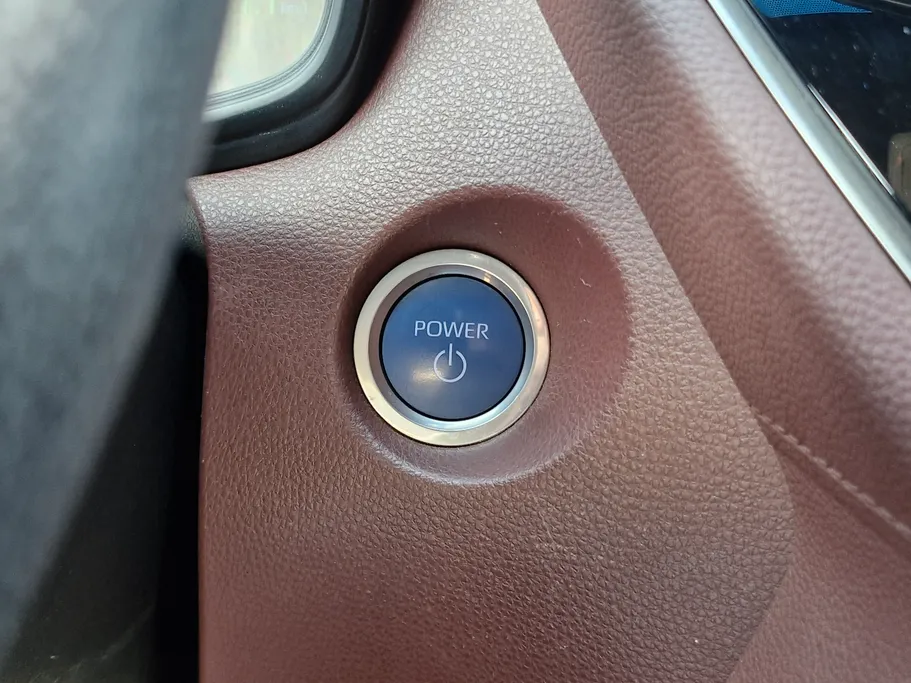 2024 Toyota Corolla Cross XLE HEV 