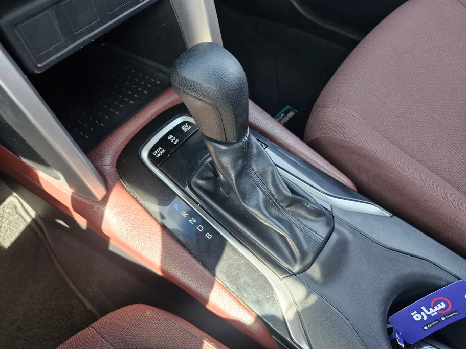 2024 Toyota Corolla Cross XLE HEV 