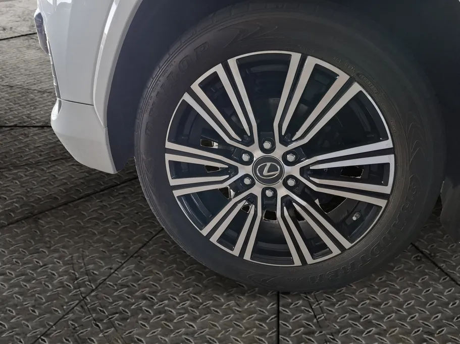 2023 Lexus LX 600 