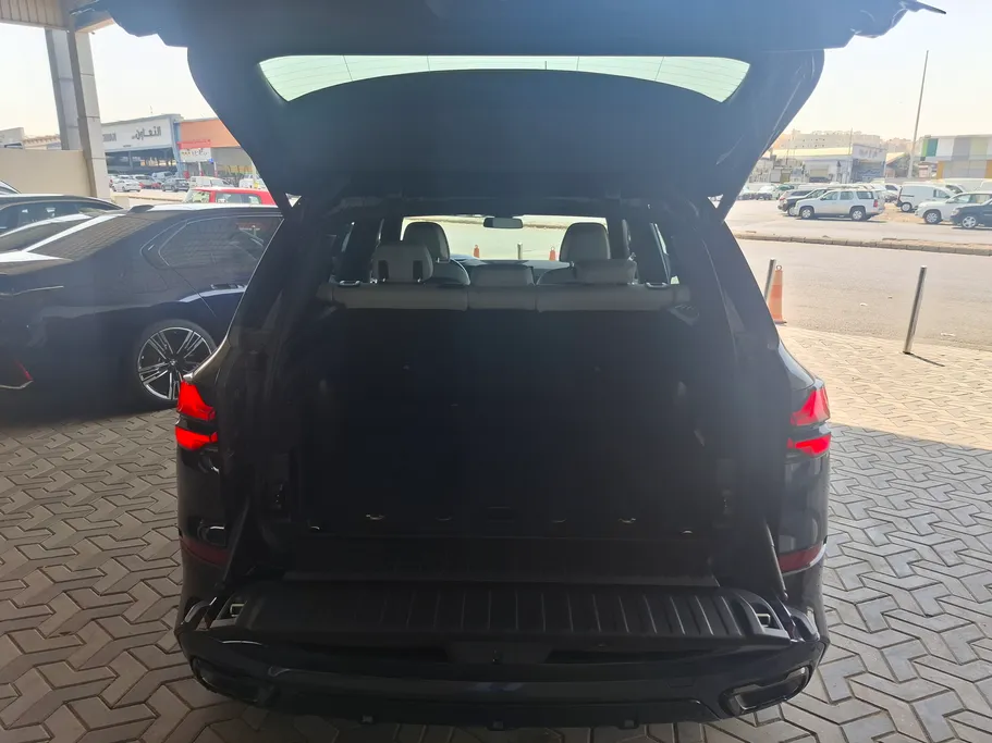 2025 BMW X Series 5 xDrive 40i 
