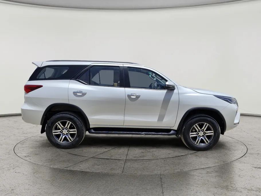 2024 Toyota Fortuner VX 