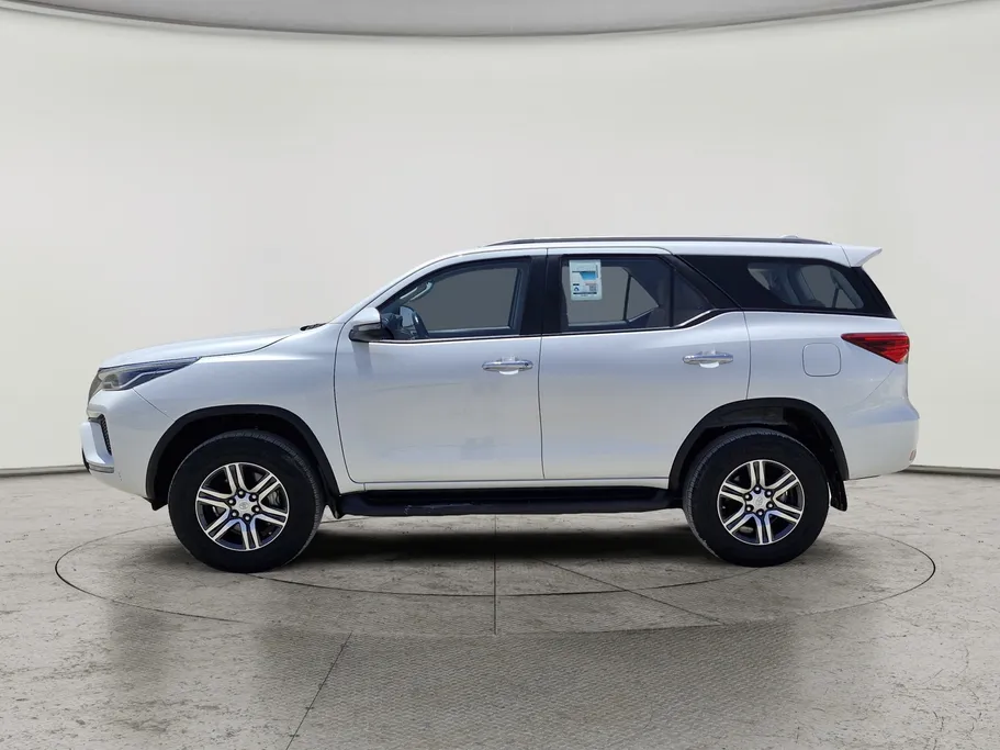 2024 Toyota Fortuner VX 