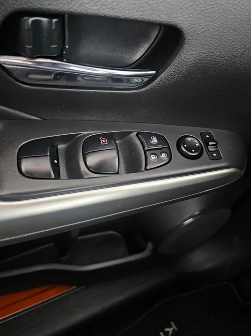 2020 Nissan Kicks SL 