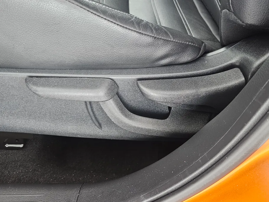 2020 Nissan Kicks SL 