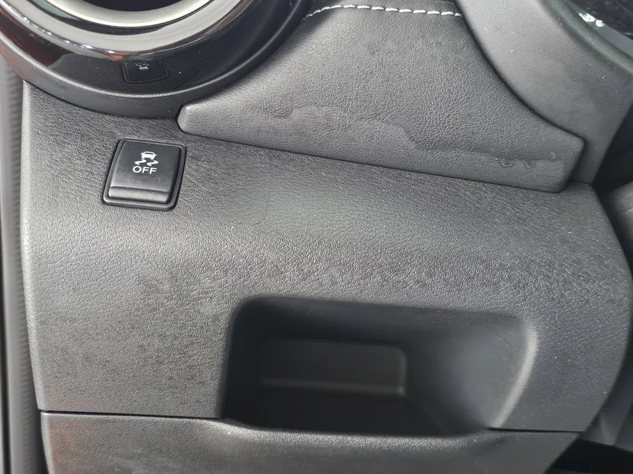 2020 Nissan Kicks SL 