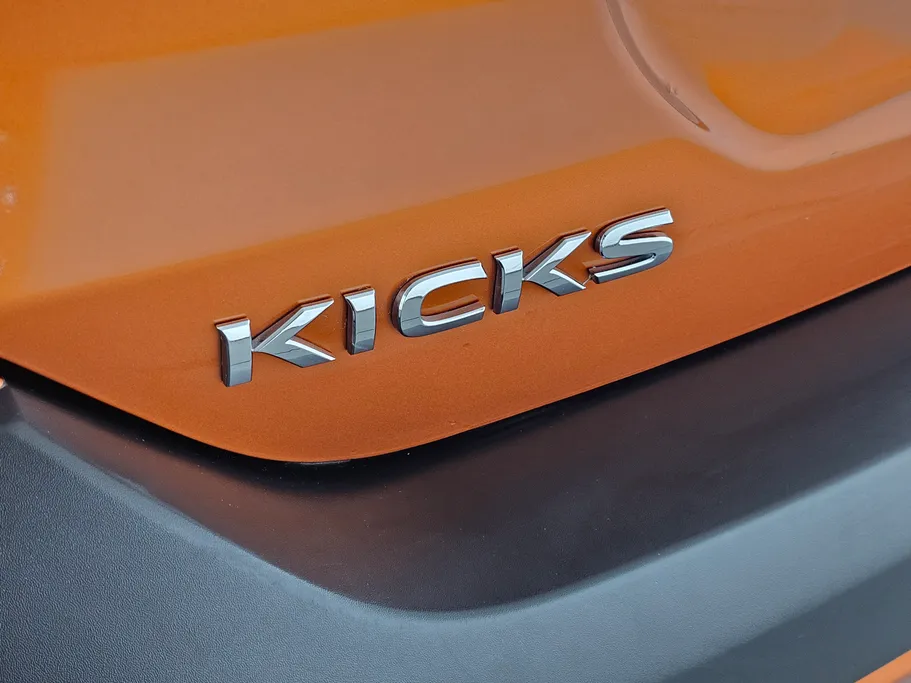 2020 Nissan Kicks SL 