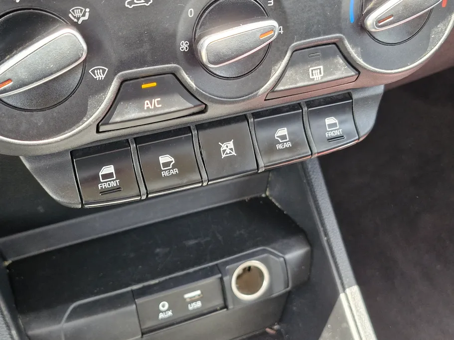2022 Kia Pegas GL 