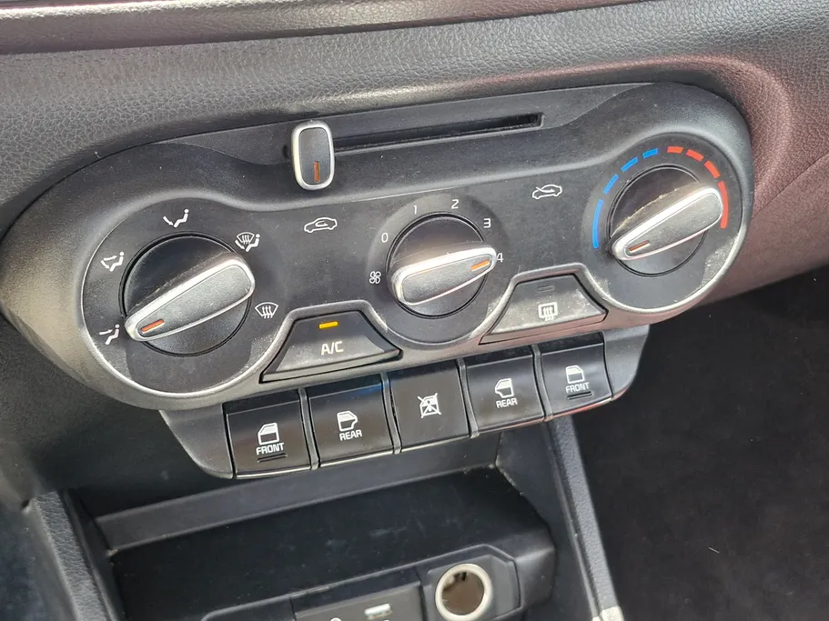 2022 Kia Pegas GL 