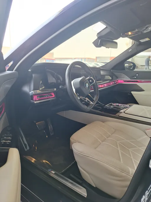 بي ام دبليو الفئة السابعة 735i 2023 
