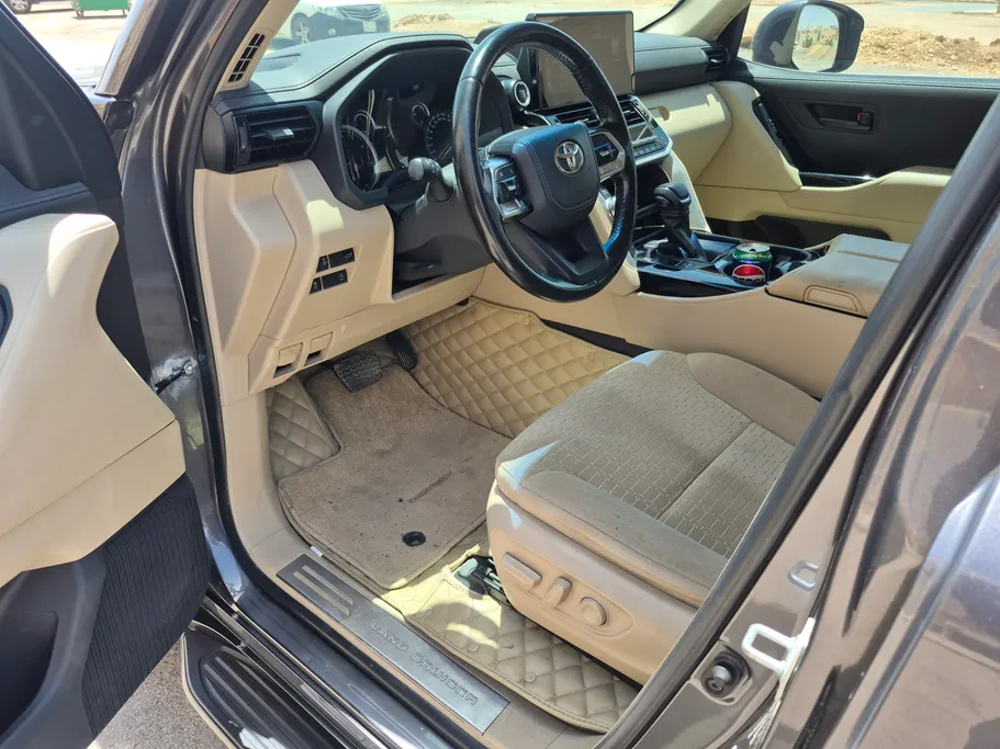2022 Toyota Land Cruiser GXR 