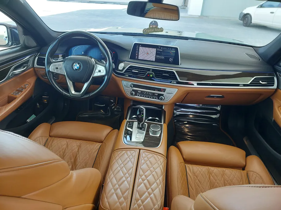 بي ام دبليو الفئة السابعة 740Li 2021 